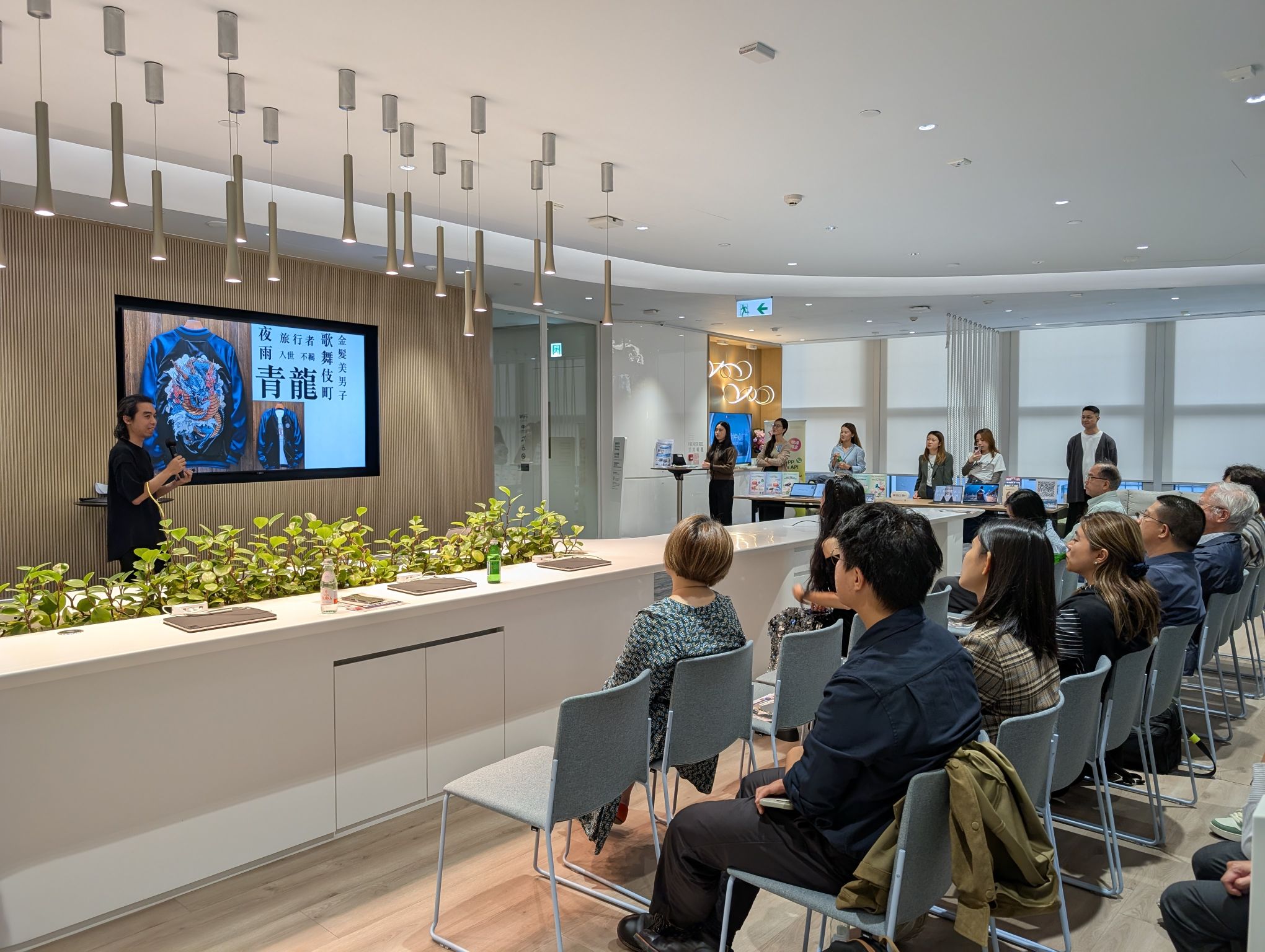 Honored to participate in the seminar “Outsmarting the Challenging Market: Unleashing the Power Duo of AI Conversion & Tailored B