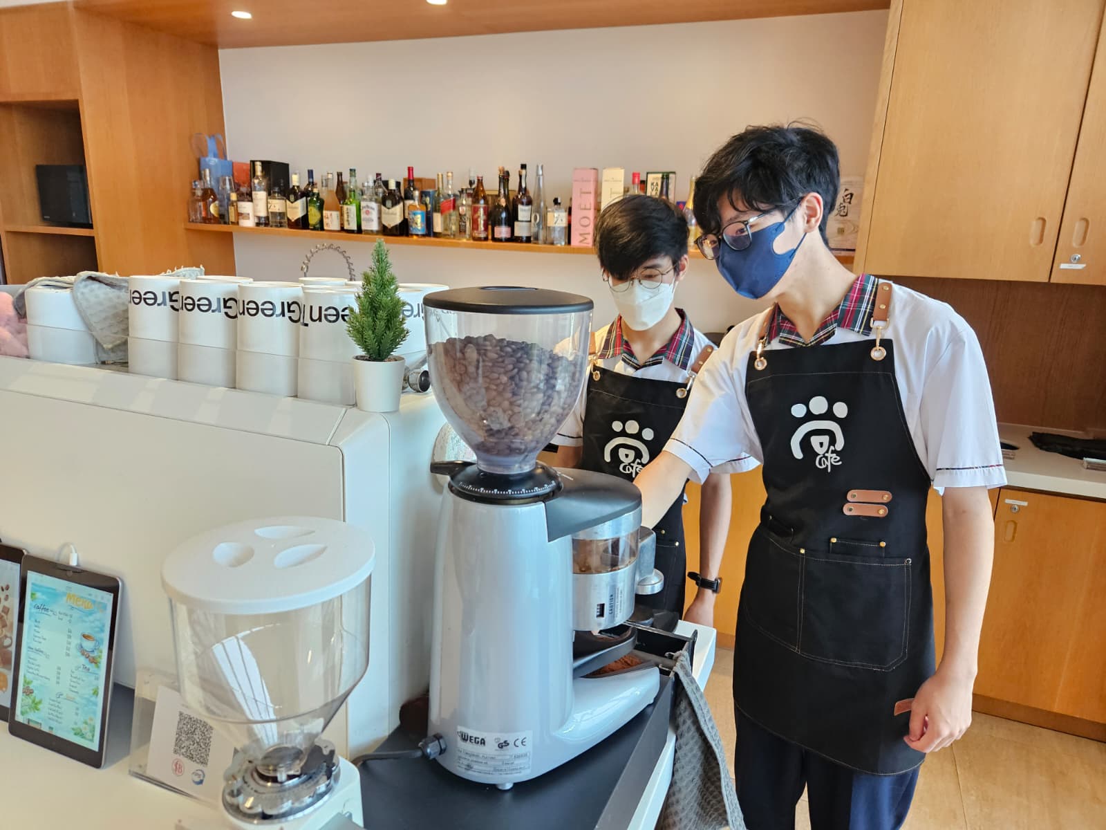 ✨ 【Aroma of Coffee in the Air! Today I’m a One Day Barista ☕️】